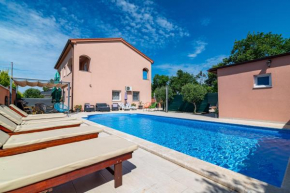 Family friendly apartments with a swimming pool Pula - 21314